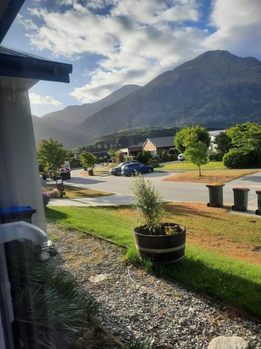 Banbury Deluxe With Spa Bath! Private Courtyard! Queenstown Zewnętrze zdjęcie