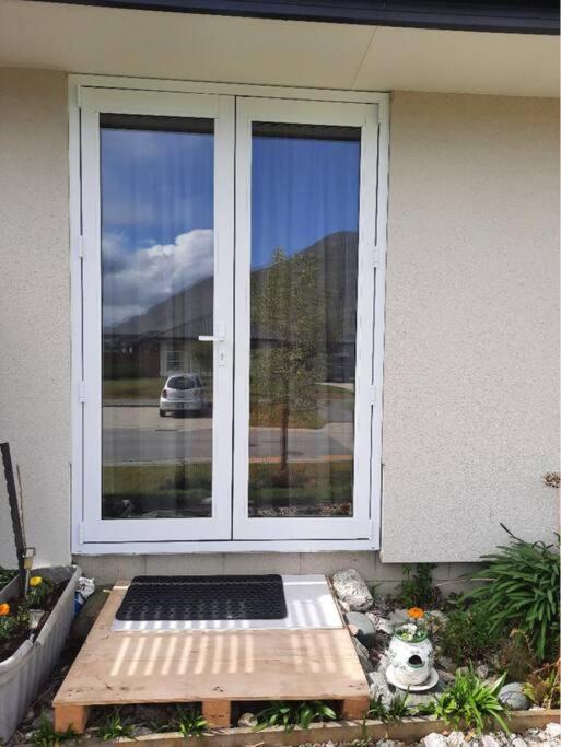 Banbury Deluxe With Spa Bath! Private Courtyard! Queenstown Zewnętrze zdjęcie