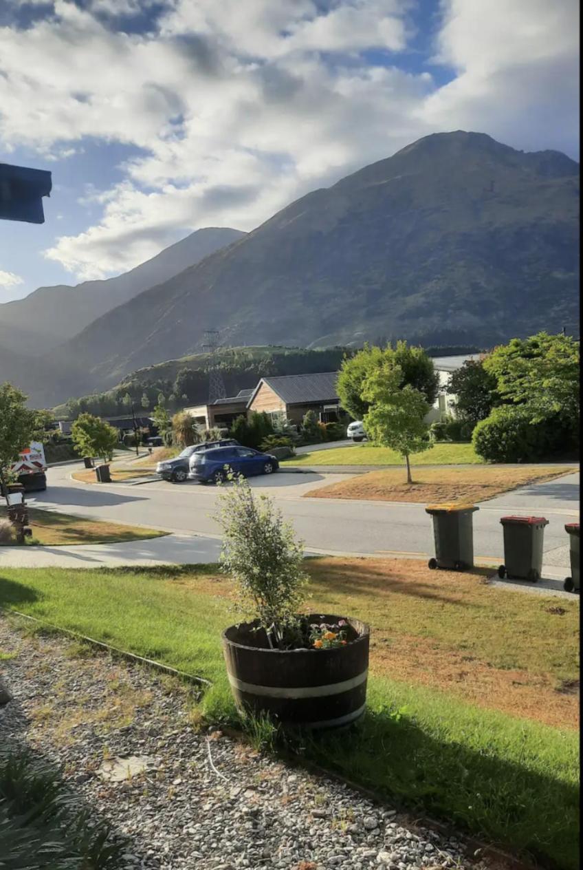 Banbury Deluxe With Spa Bath! Private Courtyard! Queenstown Zewnętrze zdjęcie